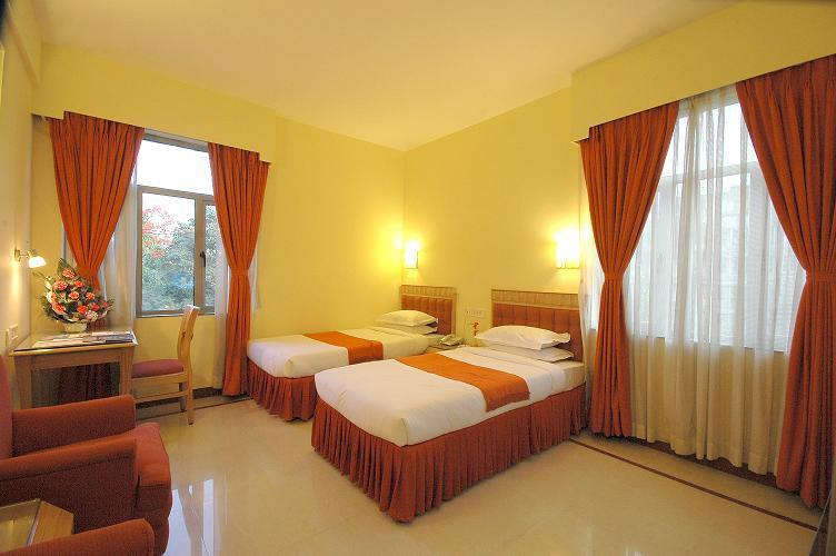 The Senator Hotel Calcutta Buitenkant foto